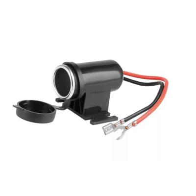 V�z�ll� 12V-os szivargy�jt� aljzat AUTOLIFE