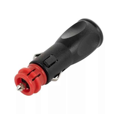 EURO/DIN csatlakoz�dug� biztos�t�kkal 12/24 V-os aljzathoz, max. 15 A AUTOLIFE